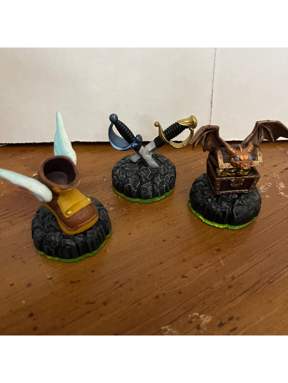 Skylanders Spyros Adventures Magic Lot Winged Boots Ghost Swords Hidden Treasure